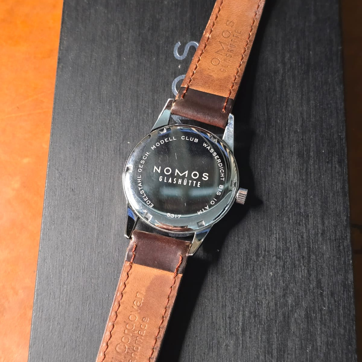 Nomos Club (Consignación)